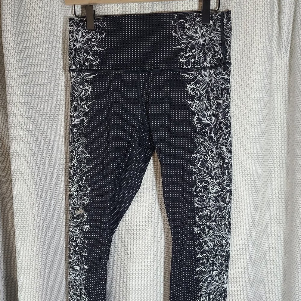 Lululemon Wunder Under 25" Luxetreme leggings Size 10 Excellent Used Condition